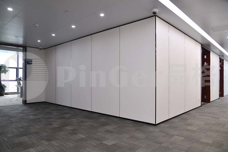 Powerful performance characteristics of pinger wall panels